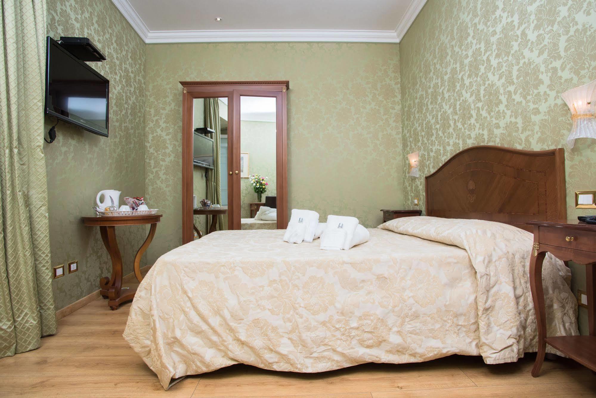 Bq House Trevi Luxury Rooms Rome Exterior photo